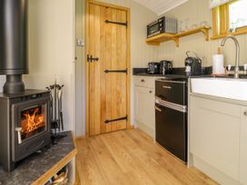 Moelfre - Shepherds Hut - North Wales - 965691 - thumbnail photo 12