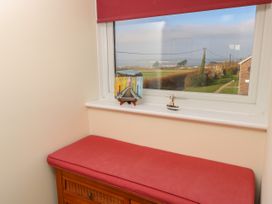 Hurst View - Isle of Wight & Hampshire - 966497 - thumbnail photo 17