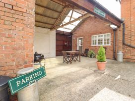 Redwood Cottage - Central England - 966776 - thumbnail photo 37