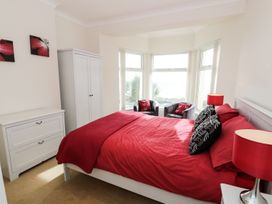 Apartment 3 Marian Y Mor - North Wales - 967080 - thumbnail photo 11