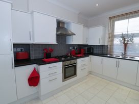 Apartment 3 Marian Y Mor - North Wales - 967080 - thumbnail photo 13