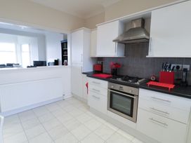 Apartment 3 Marian Y Mor - North Wales - 967080 - thumbnail photo 14