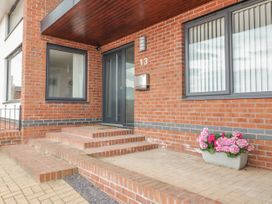 13 Parc Llindir - North Wales - 970030 - thumbnail photo 3