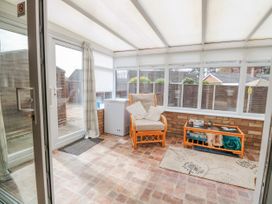 16 Heron Gardens - Norfolk - 973883 - thumbnail photo 13