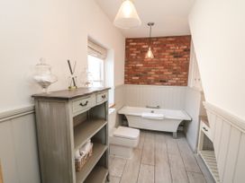 Harriet's Cottage - North Yorkshire (incl. Whitby) - 973900 - thumbnail photo 17