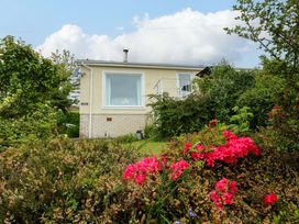 A house with a garden at Sea View in Benllech