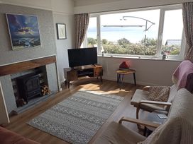 A living room with a sofa and television at Dubrovnik