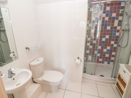 24 Rhodewood House - South Wales - 974682 - thumbnail photo 13