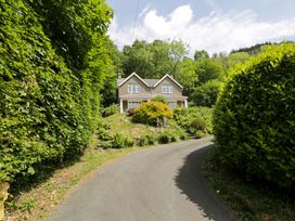 A house with surrounding greenery at Coedfryn in Betws-y-Coed