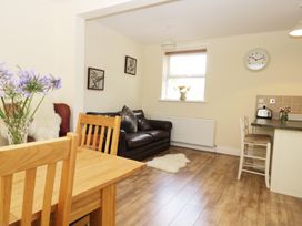 2 Moor Farm Cottages - North Yorkshire (incl. Whitby) - 977951 - thumbnail photo 6