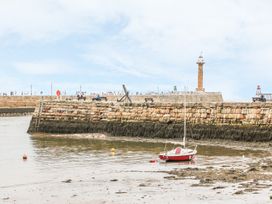 Sailing By - North Yorkshire (incl. Whitby) - 981087 - thumbnail photo 15
