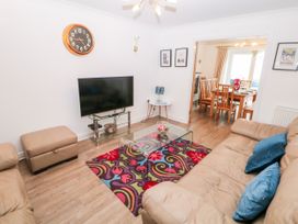 2 Carr Farm Close - Peak District - 981709 - thumbnail photo 3