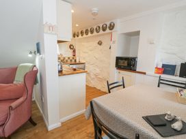 Happy Landing - North Wales - 981807 - thumbnail photo 9