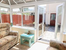 5 Chandlers Yard - South Wales - 982375 - thumbnail photo 6