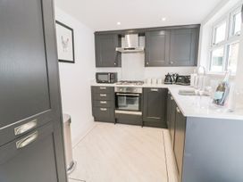 23 Chapel Street - North Wales - 982685 - thumbnail photo 12