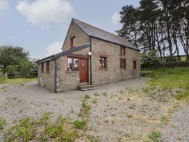 Penrhiwarwydd Barn - South Wales - 982961 - thumbnail photo 1