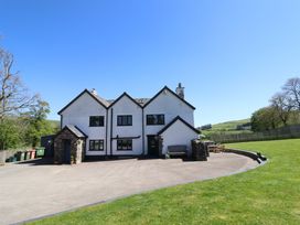 A house with a garden and driveway at Cefn Nannau near Ty-nant Cerrigydrudion