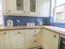 8 Wilton Road - North Yorkshire (incl. Whitby) - 984696 - thumbnail photo 10
