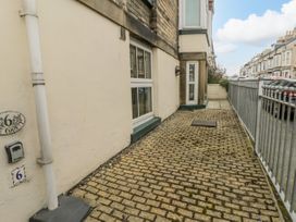 Apartment 6 - North Yorkshire (incl. Whitby) - 9865 - thumbnail photo 28