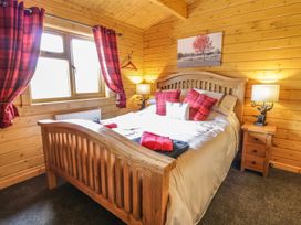 Manor Farm Lodges - Red Kite Lodge - Mid Wales - 986720 - thumbnail photo 13