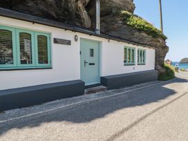 The exterior of a cottage named Smugglers Cottage in Trebarwith Strand near Tintagel