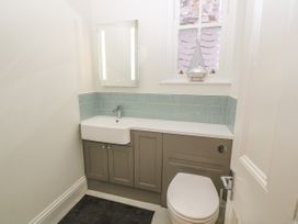 11 Marine Terrace - North Wales - 988083 - thumbnail photo 32