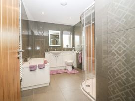 Burnside Cottage - Scottish Highlands - 988419 - thumbnail photo 8