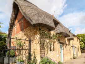 Thatched Cottage - Cotswolds - 988642 - thumbnail photo 2
