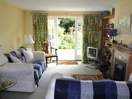 Winterbourne Cottage - Somerset & Wiltshire - 988908 - thumbnail photo 3