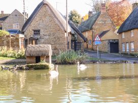 Spring Cottage - Cotswolds - 988909 - thumbnail photo 23