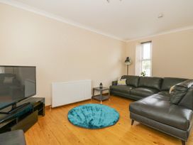 Westwood - Scottish Lowlands - 989445 - thumbnail photo 4