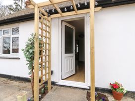 Hall Farm Cottage - Lincolnshire - 989856 - thumbnail photo 4