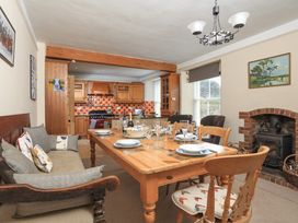 Lower Great Torr - Devon - 992774 - thumbnail photo 11