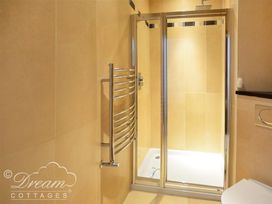 Azure Apartment - Dorset - 993969 - thumbnail photo 6