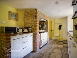 The Old Post Office Cottage - Dorset - 994562 - thumbnail photo 12