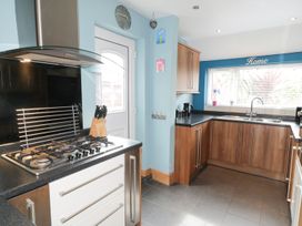 53 Burniston Road - North Yorkshire (incl. Whitby) - 996330 - thumbnail photo 6