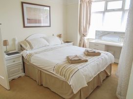 32 Cranleigh Close - Dorset - 997076 - thumbnail photo 9