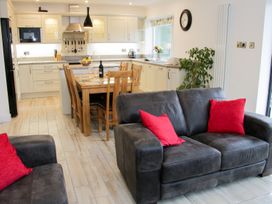 Rock View Cottage - Mid Wales - 997199 - thumbnail photo 2