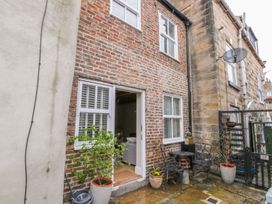 5 Oystons Yard - North Yorkshire (incl. Whitby) - 998471 - thumbnail photo 3