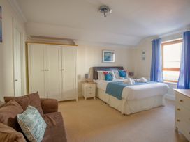 Harbourside Penthouse - Dorset - 999829 - thumbnail photo 10