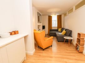 West Cliff Apartment - North Yorkshire (incl. Whitby) - 999913 - thumbnail photo 9
