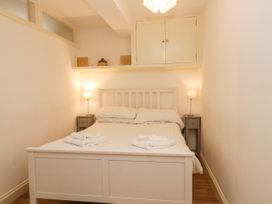 West Cliff Apartment - North Yorkshire (incl. Whitby) - 999913 - thumbnail photo 23