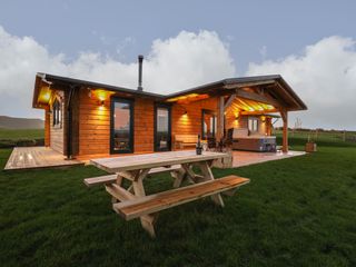 Bacheiddon Log Cabin photo 1