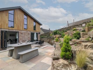 Oakwood House photo 1