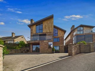 Oakwood House photo 1