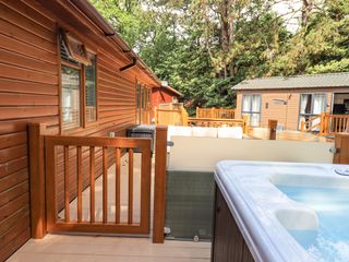 Lakes Lodge
