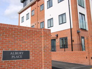 42 Albury Place photo 1
