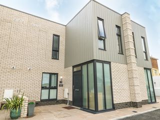 9 Breakwater Way photo 1