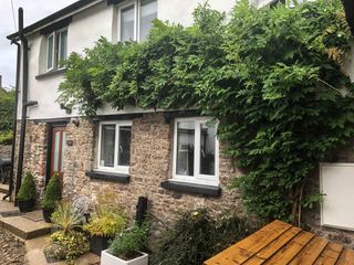 Courtyard Cottage photo 1
