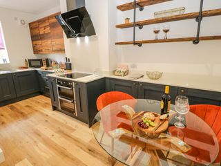 23a High Street photo 1